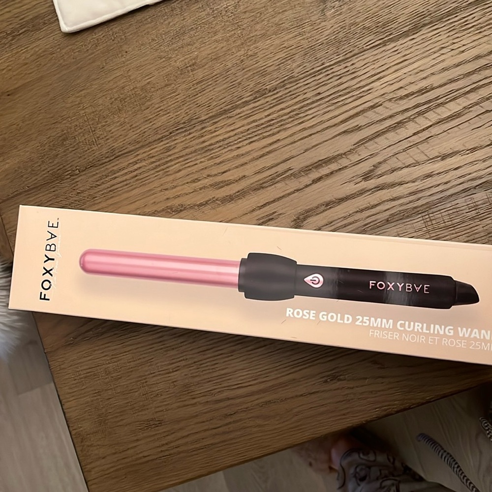 NIB foxy as rose gold 25mm curling wand